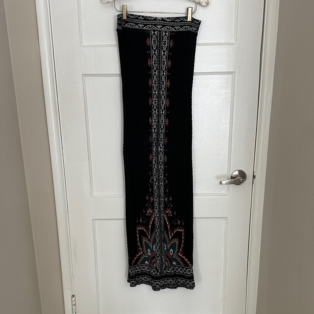 FARM Rio Black Maxi Skirt with Intricate Patterns